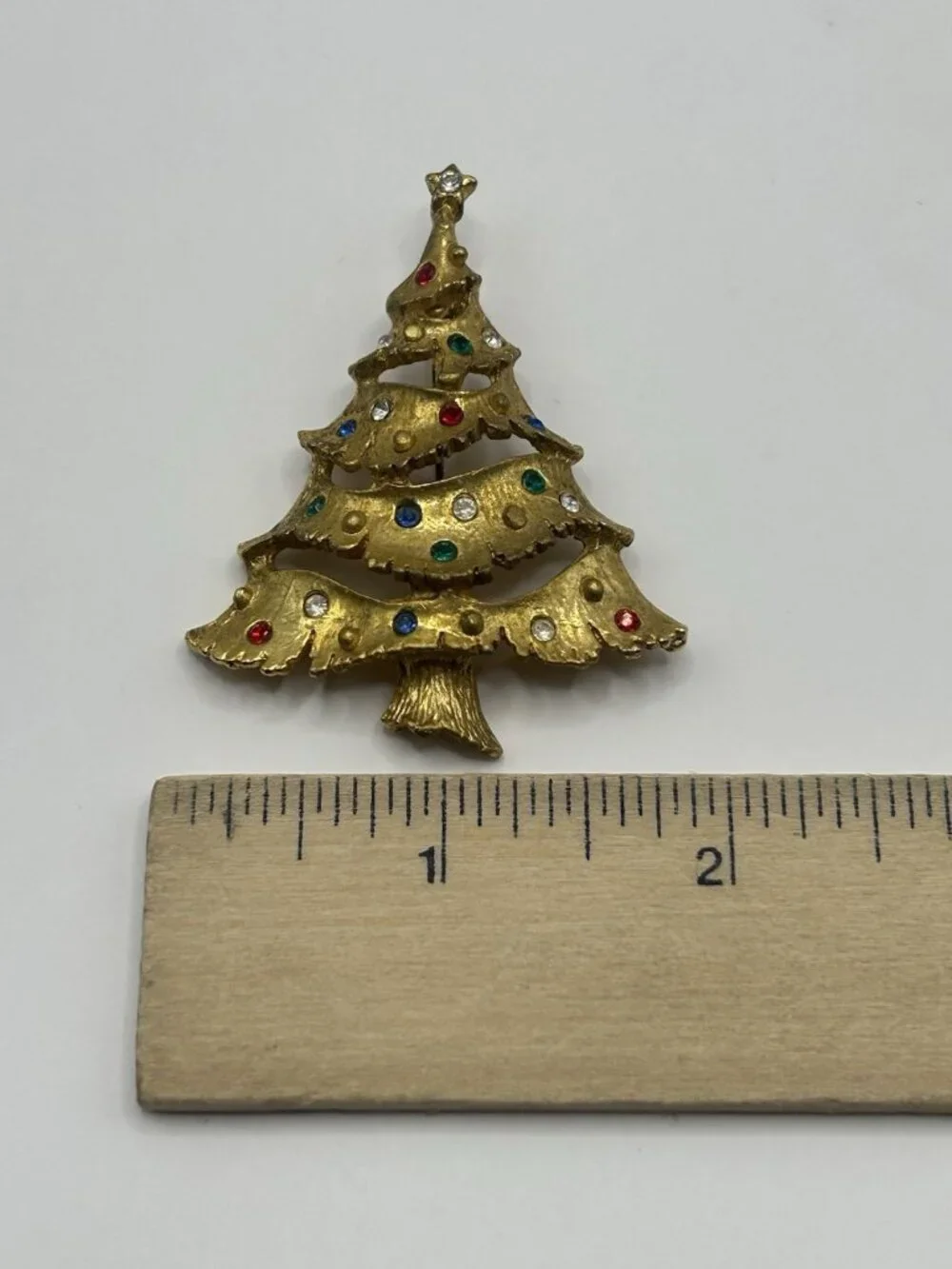 JJ Jonette Vtg Christmas Tree Brooch Pin Goldtone Rhinestones Unsigned
